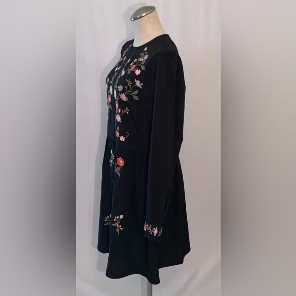 Embroidered H&M Divided Mini M Dress, Floral Loose Baby Doll Shift, Black Midi - Picture 13 of 16